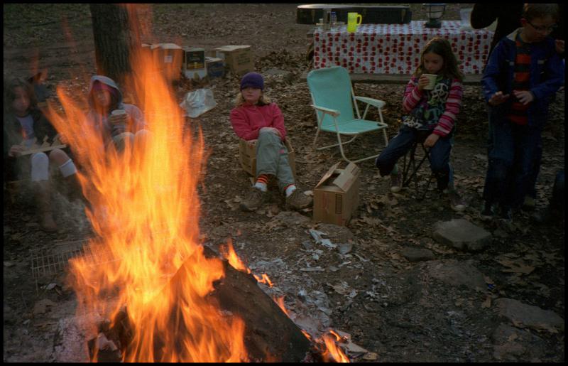 kids-campfire